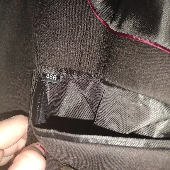 Gorgeous FERRETI UOMO Black 100% Wool Suit 46 Chest, 40R Pant.